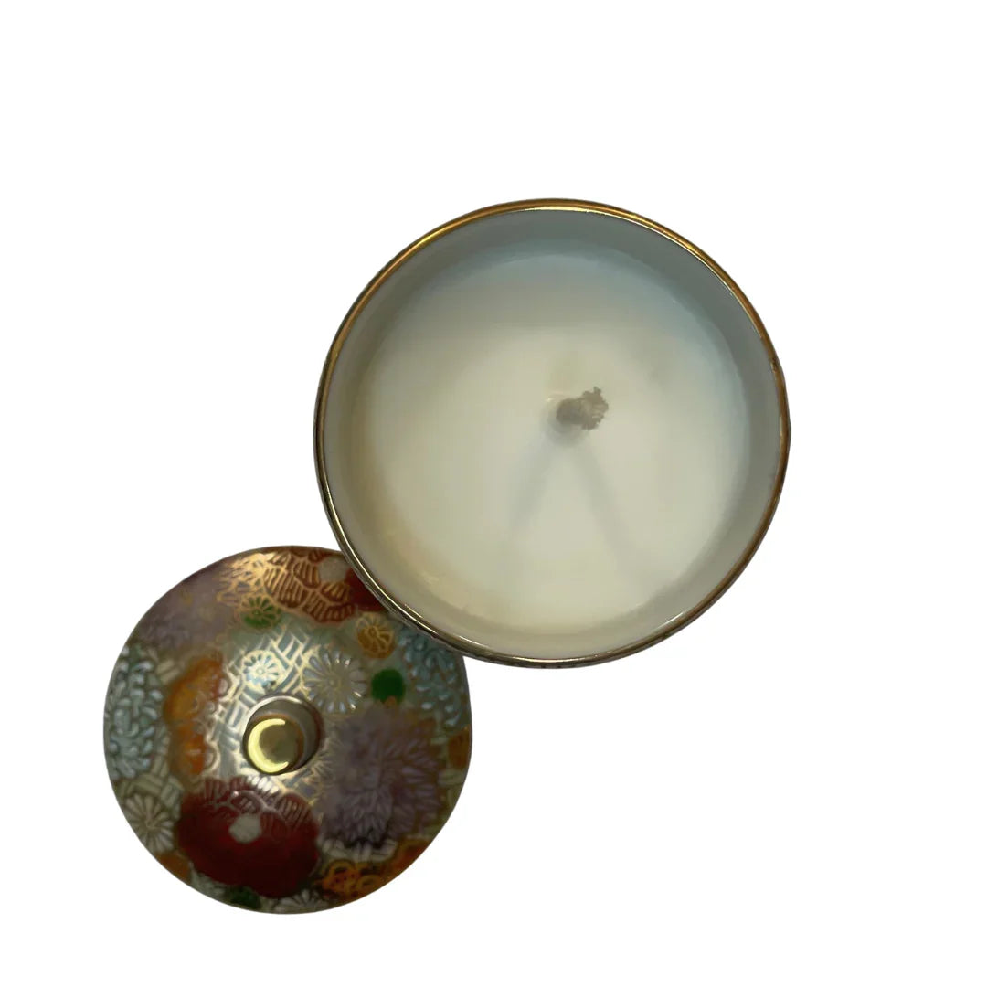 Scented candle in Kutani porcelain jar with floral patterned lid, top view