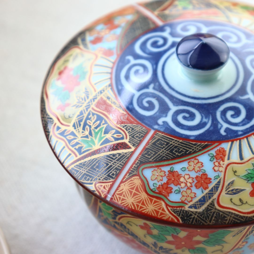 Heiwa (Peace) scented candle with Arita teacup
