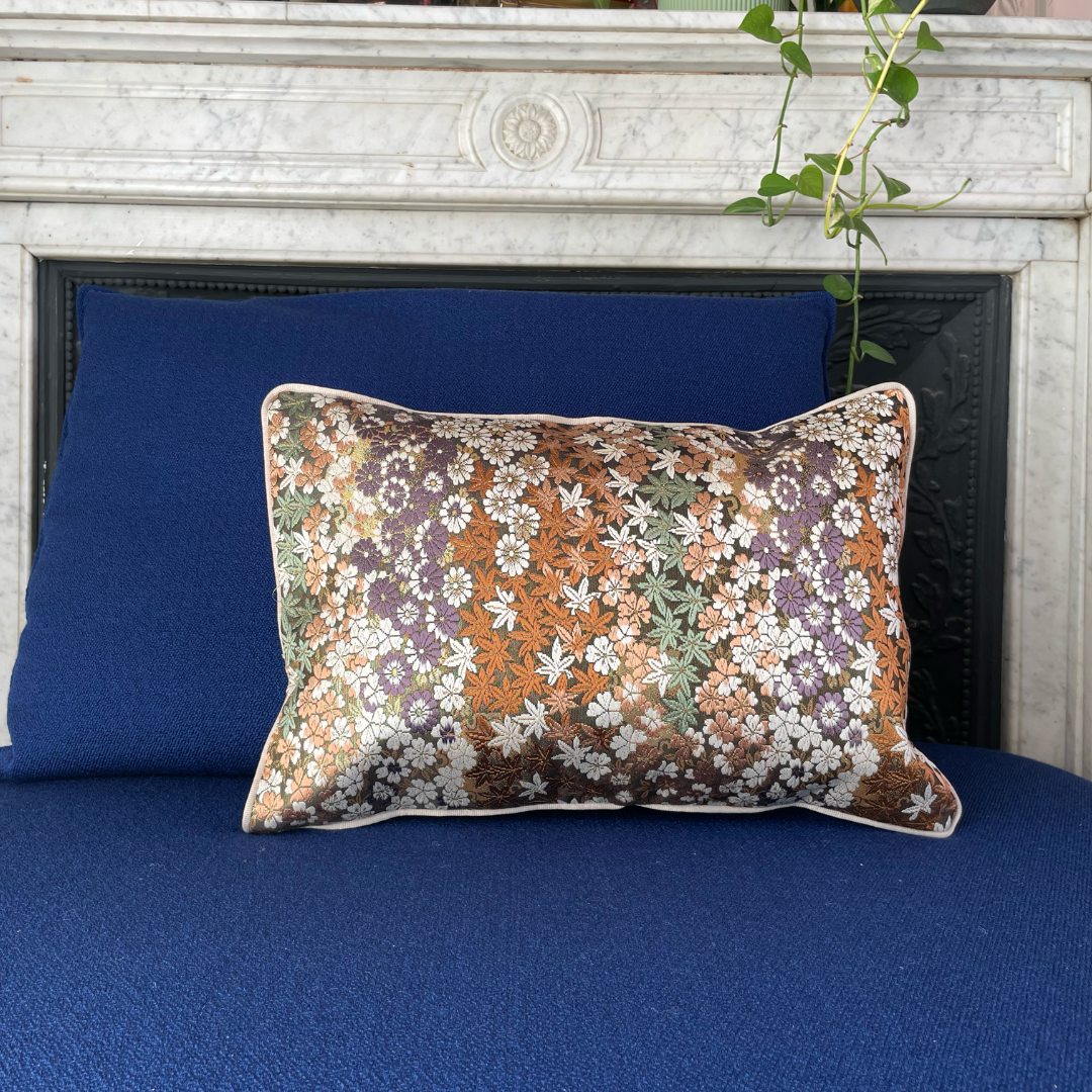 Obi-Kimono cushion: Shiki (Four seasons) with beige piping