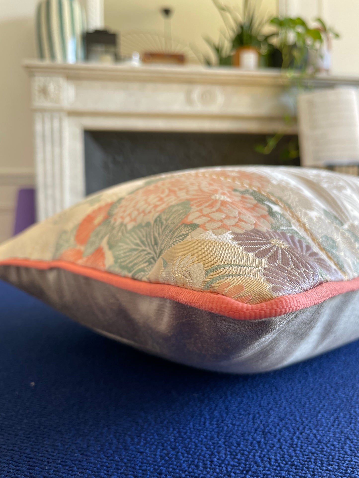 Obi-Kimono cushion : Oshidori (Mandarin duck) with pink piping