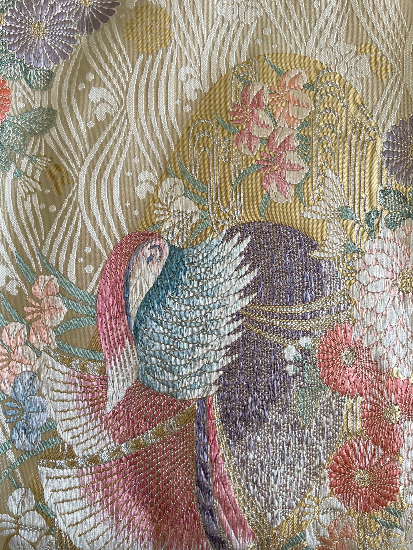 Obi-Kimono cushion : Oshidori (Mandarin duck) with beige piping