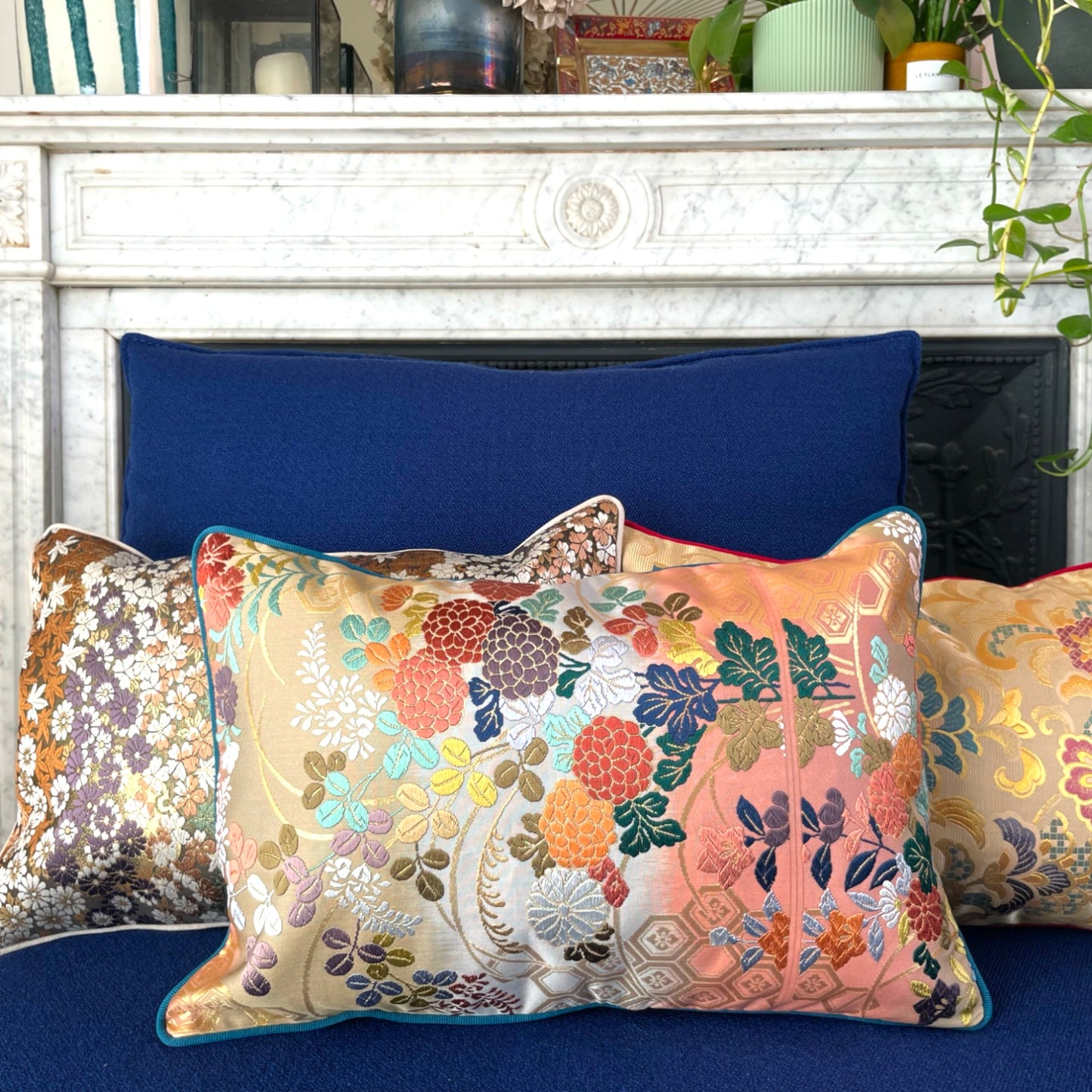 Obi-Kimono cushion : Botan (Peony) with sea green piping
