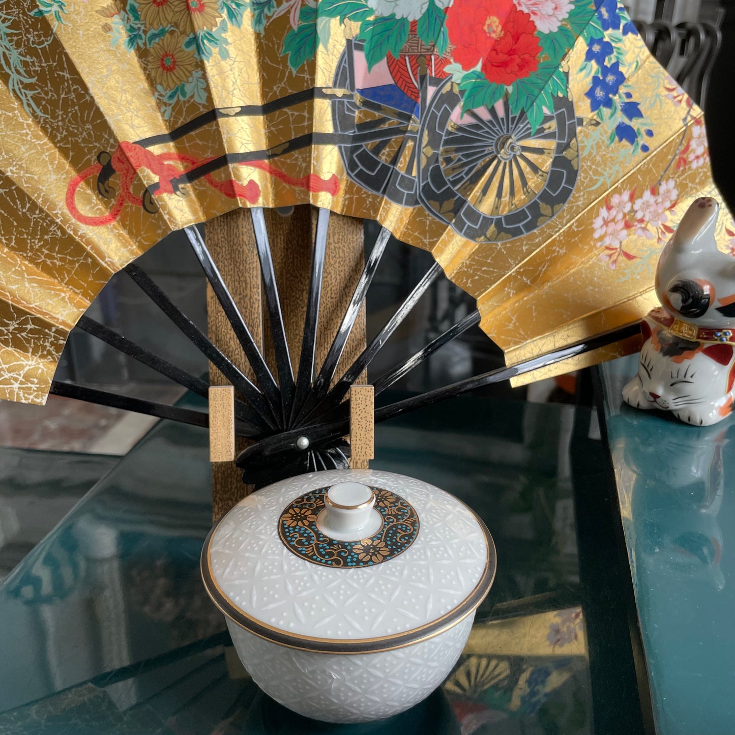 Bougie Parfumée Odyssée japonaise avec tasse à thé Kutani (SHIRO)