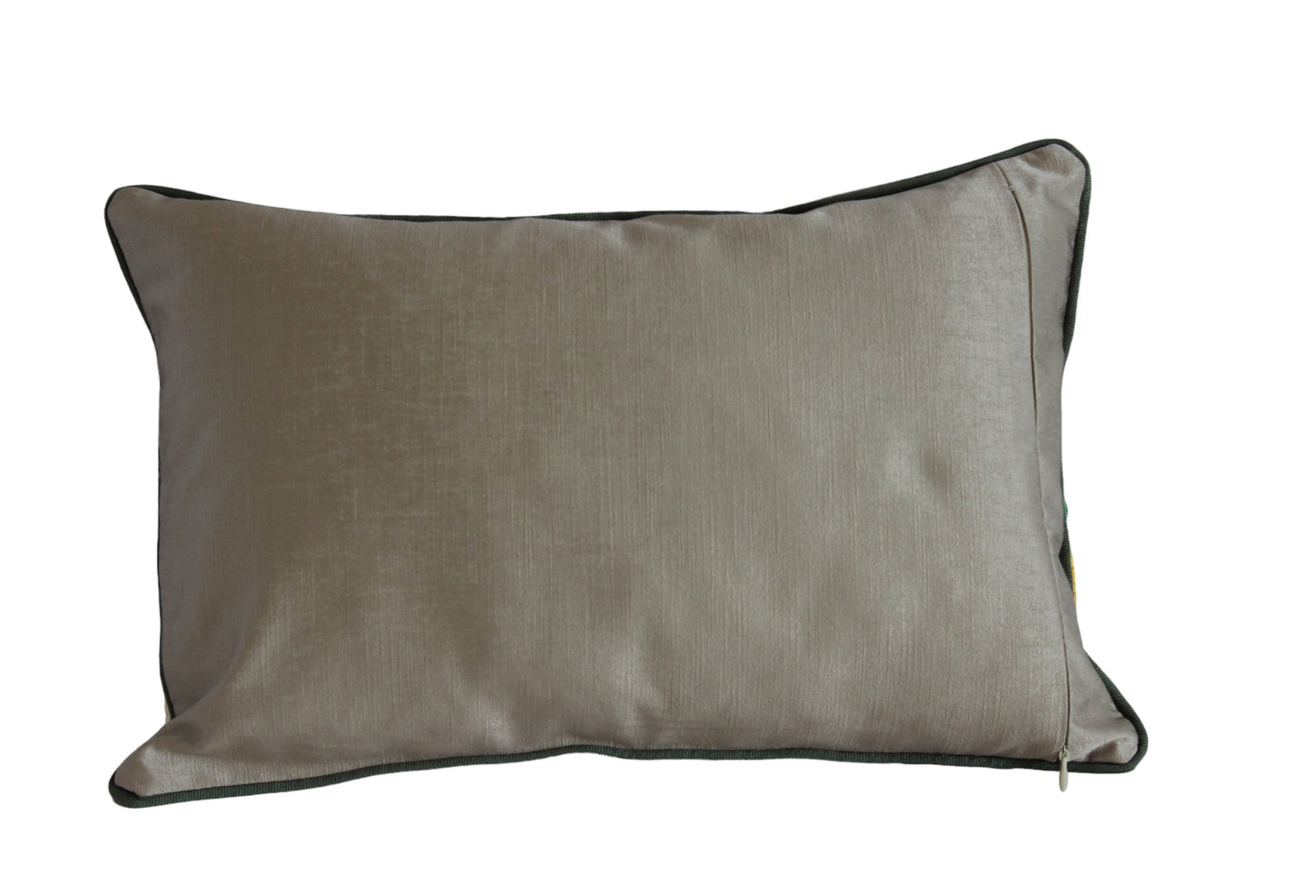 Obi-Kimono cushion : Gokuraku (Paradise) / Lotus with olive piping