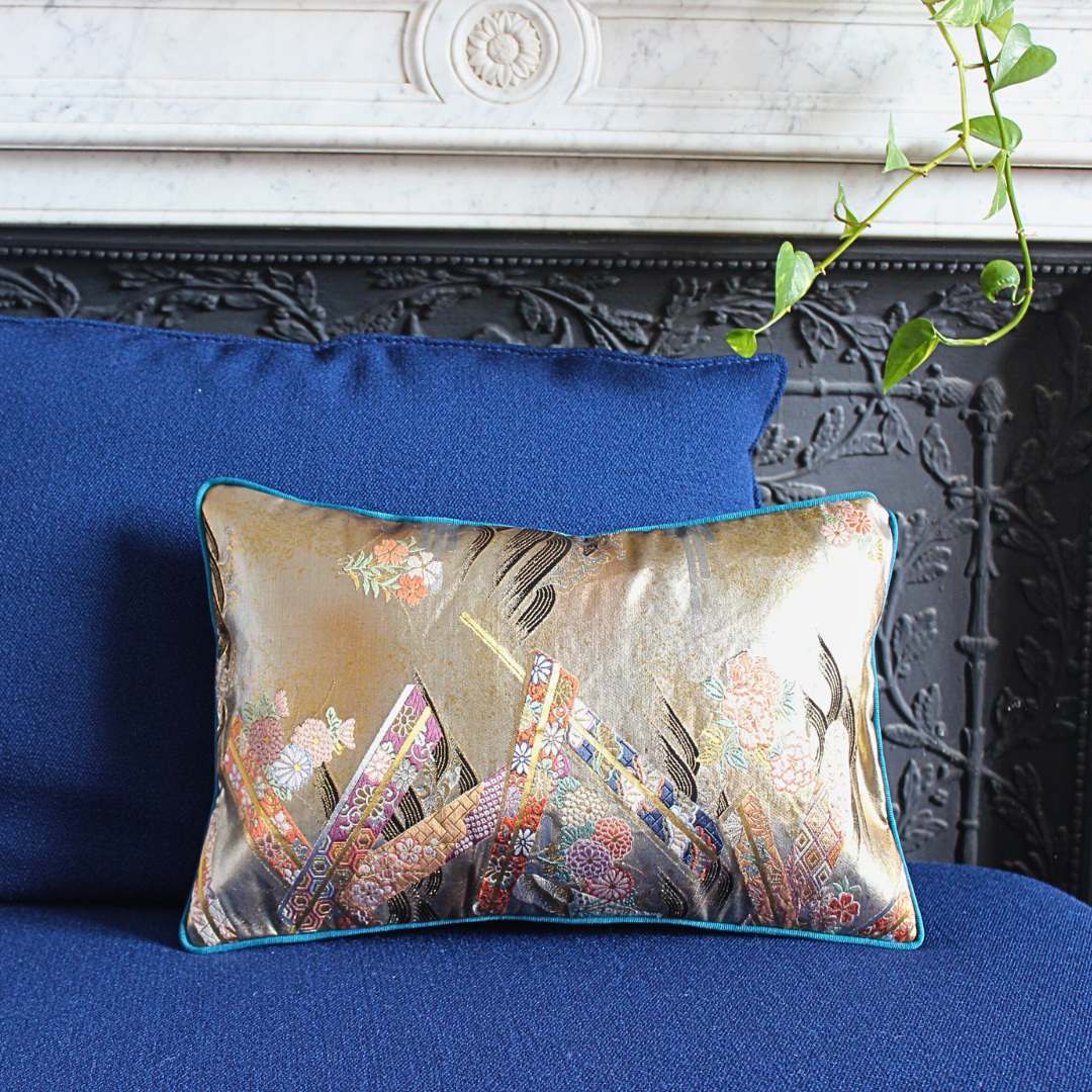 Obi-Kimono cushion : Kin (Gold) / Chrysanthemums, Japanese ribbons with sea green piping