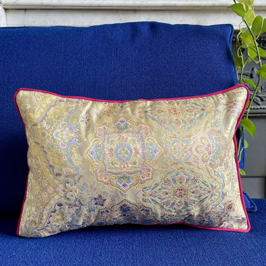 Coussin Obi-Kimono Sarasa motif exotique chez MAISON MIYABI
