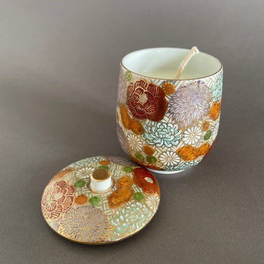 Bougie parfumée Odyssée japonaise avec tasse à thé Kutani (HANAZUME)