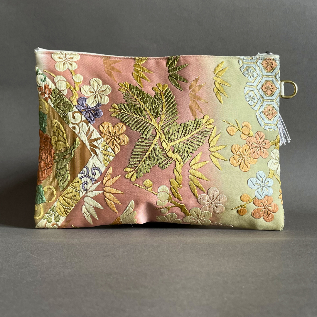 Pochette en soie Miyabi : Kara